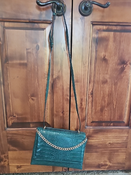 Handbags - Dark Green Croc-Embossed Crossbody Bag with Gold Chain